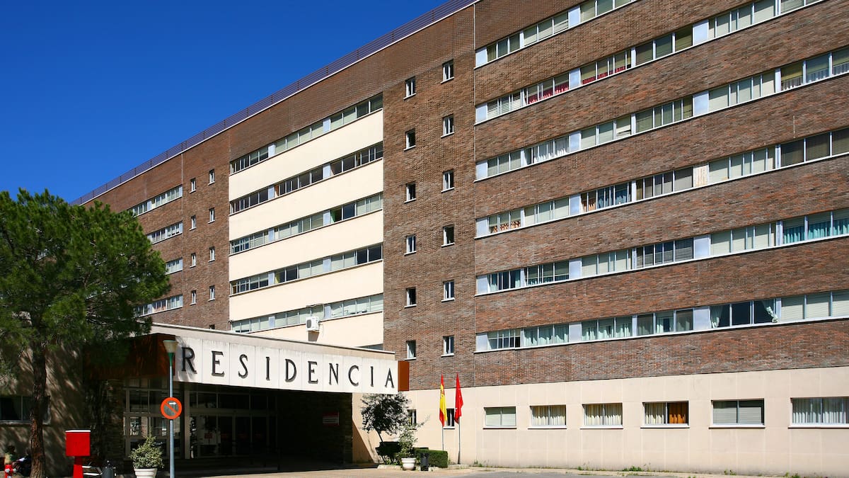 Hablamos con Carlos Gómez, portavoz de Ganemos Colmenar, que reclama las actas de las Residencias de mayores durante la pandemia