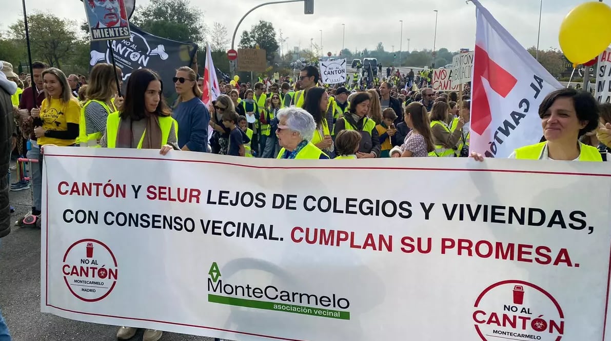 Manifestación en contra del cantón de limpieza en Montecarmelo