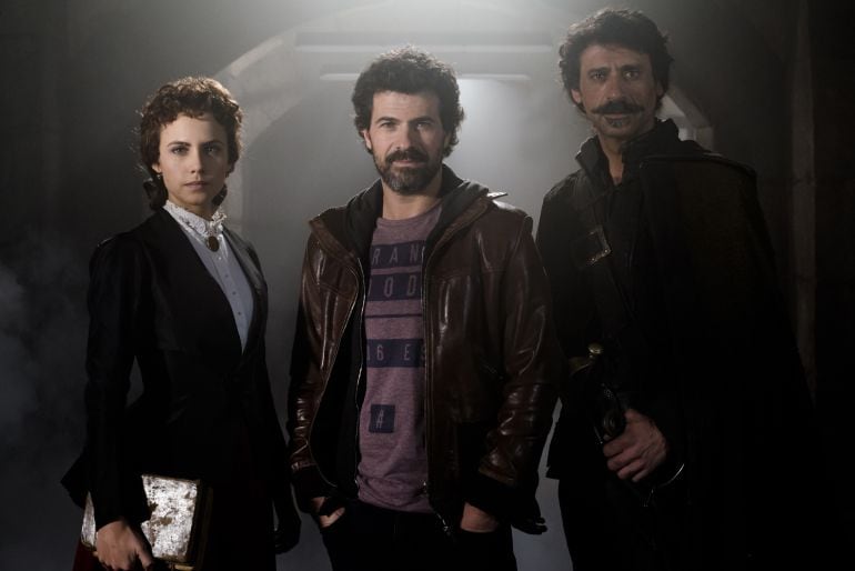 Aura Garrido (i), Rodolfo Sancho (c) y Nacho Fresneda (d), los tres protagonistas de la T1 de &#039;El Ministerio del Tiempo&#039;