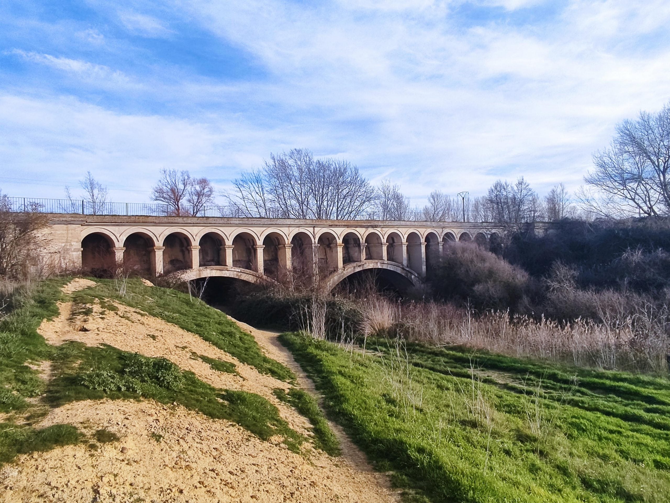 Acueducto de los Cinco Ojos en Grijota (Palencia)