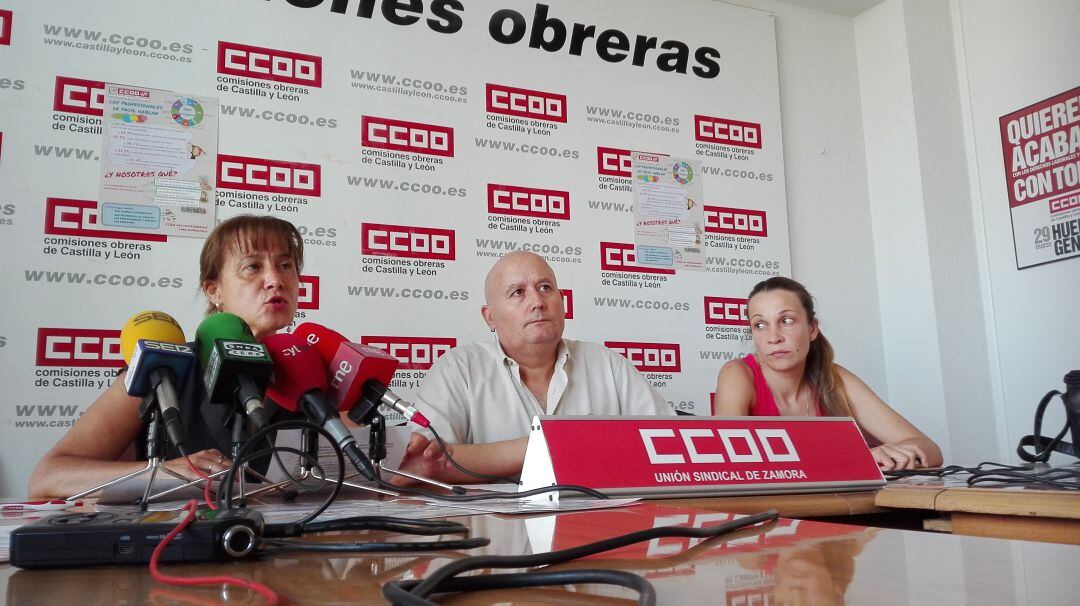 Miembros de la Federación de Sanidad de CCOO