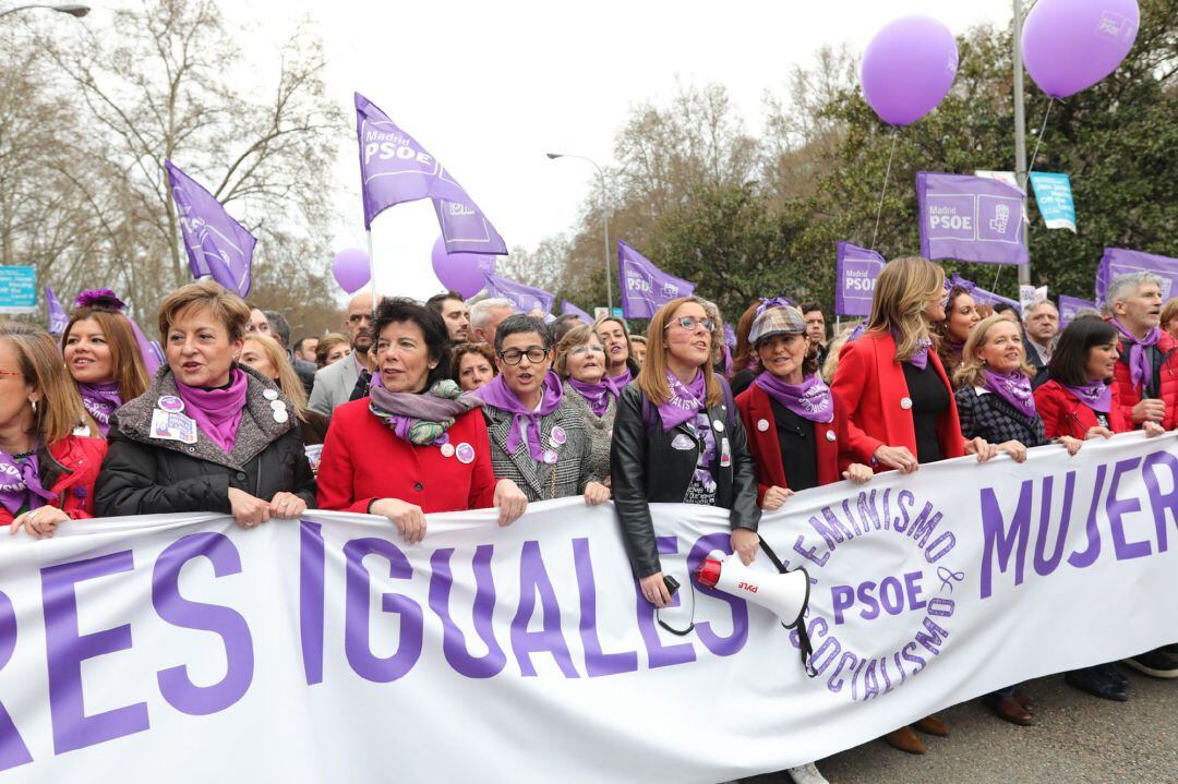 Cabecera de la manifestación del pasado 8M, con varios miembros del Gobierno