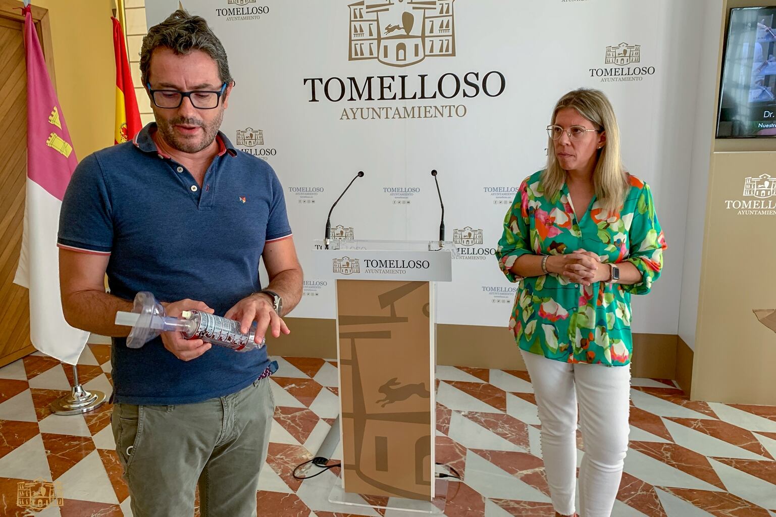 El ayuntamiento de Tomelloso reparte un &#039;kit anti atragantamiento&#039; a cada colegio, instituto y escuela infantil