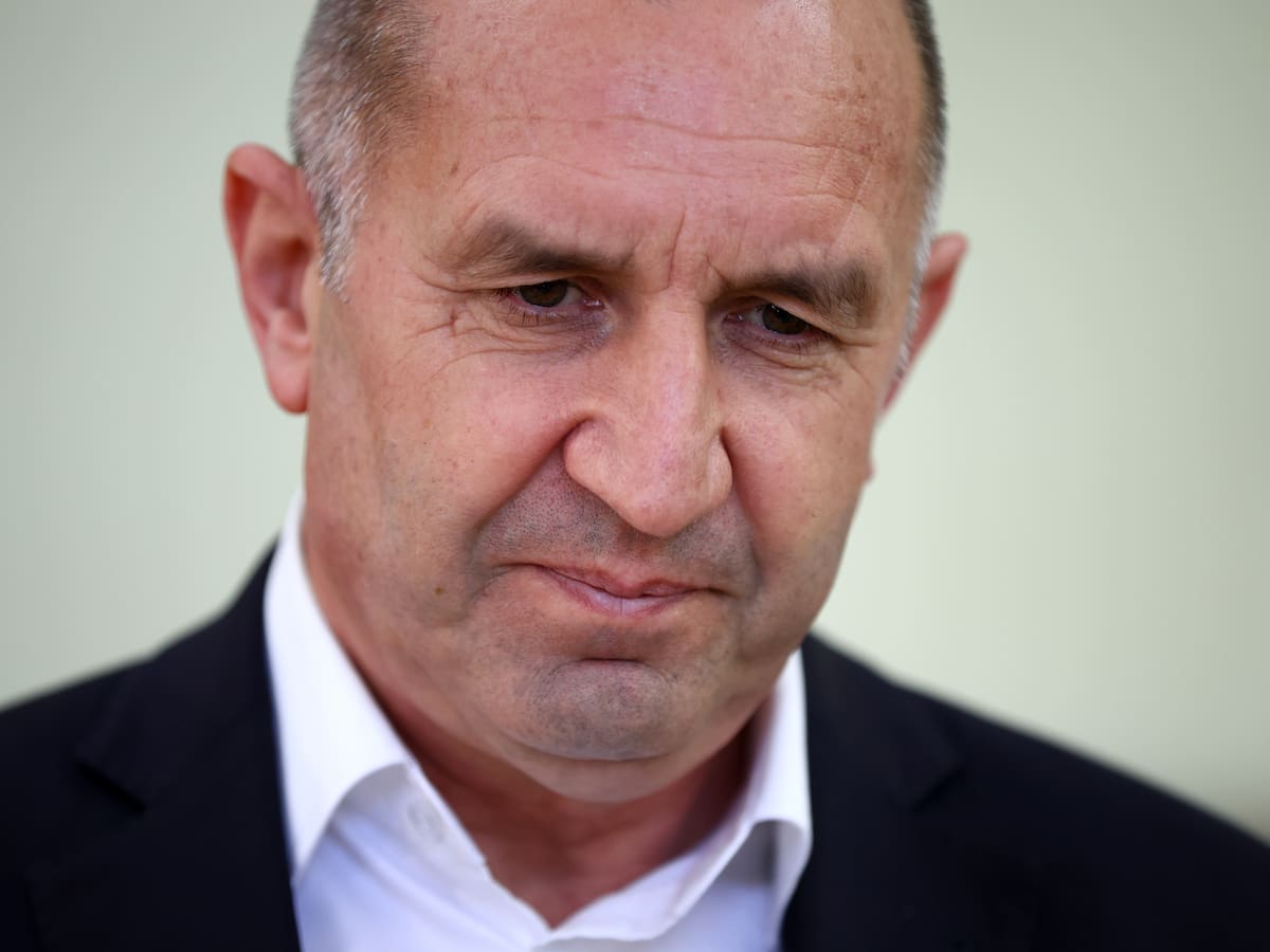El prorruso y euroescéptico Rumen Radev gana en Bulgaria con mayoría absoluta