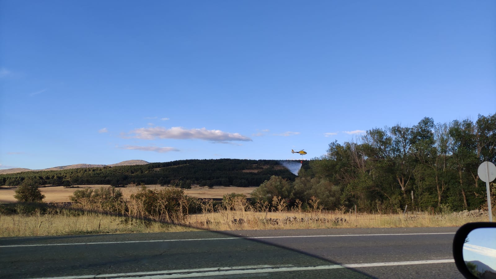 Incendio en El Espinar, junto a la carretera N-VI