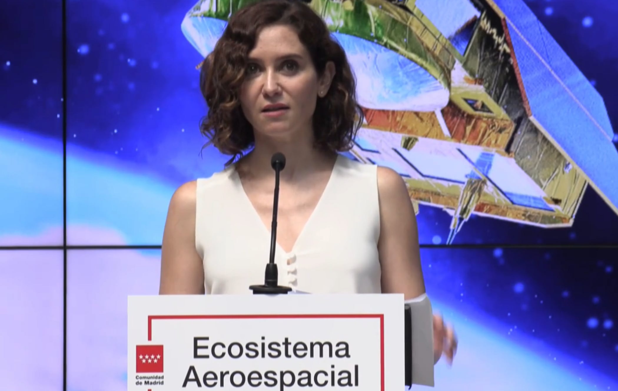 Isabel Díaza Ayuso durante su comparecencia en Tres Cantos abogando porque esta ciudad sea sede de la Agencia Espacial Española.