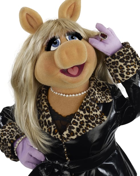 Imagen promocional de la cerdita Peggy para la película 'Los Muppets'