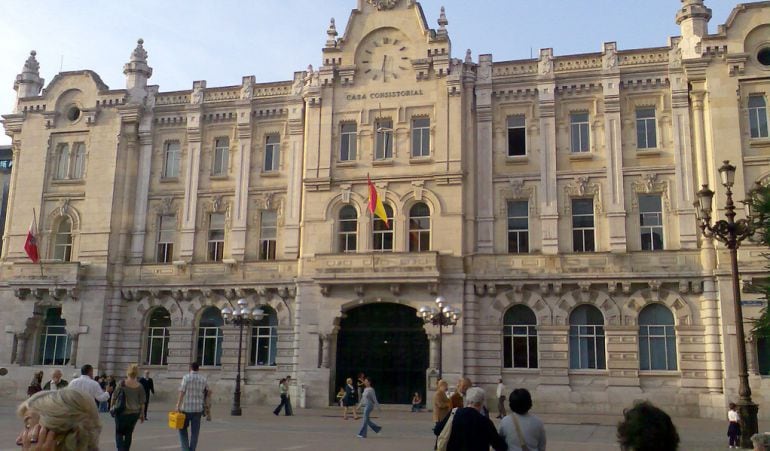 Fachada del Ayuntamiento de Santander.