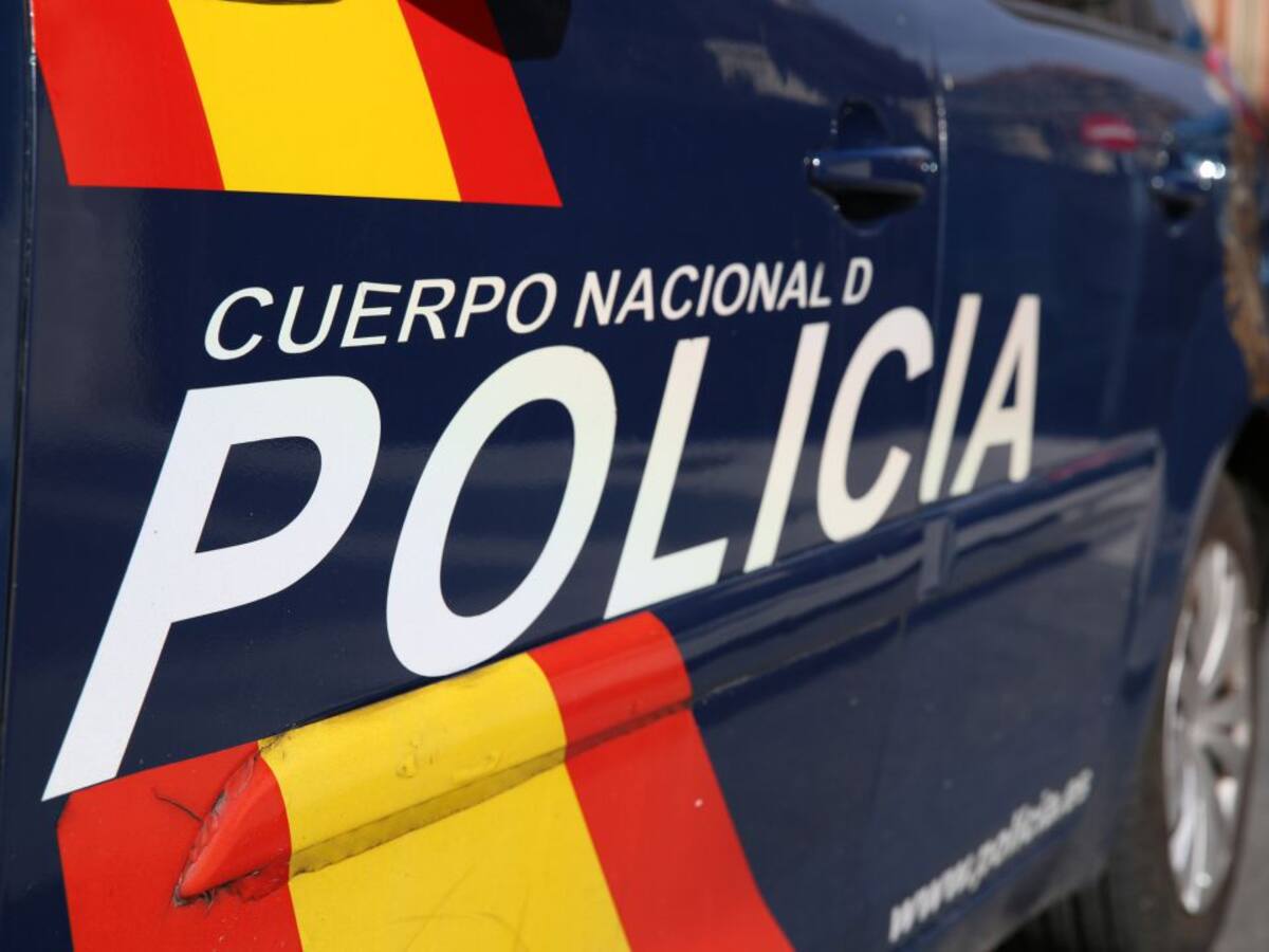 La Policía Nacional detiene a un hombre por agredir a un frutero al negarse a bajarle los precios de la compra
