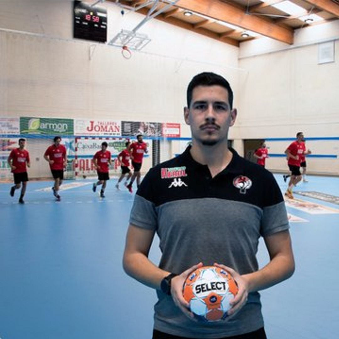 Nuno Farelo no seguirá como segundo entrenador de Balonmano Nava