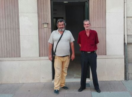 Eugenio Rosa y Antonio Fernández, miembros de la asociacion de vecinos La Unión y Esperanza de Palmeras