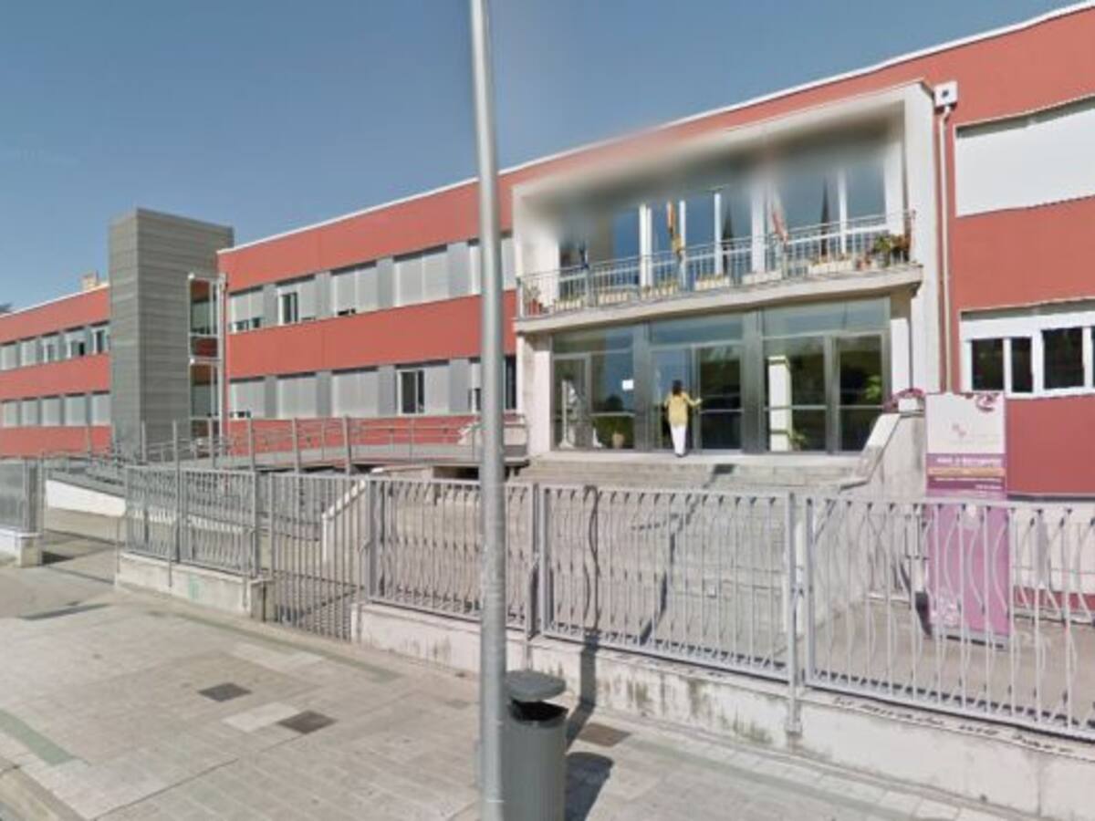 El Delegado de la Junta asegura que todos los servicios educativos en el Instituto Alonso Berruguete están grantizados