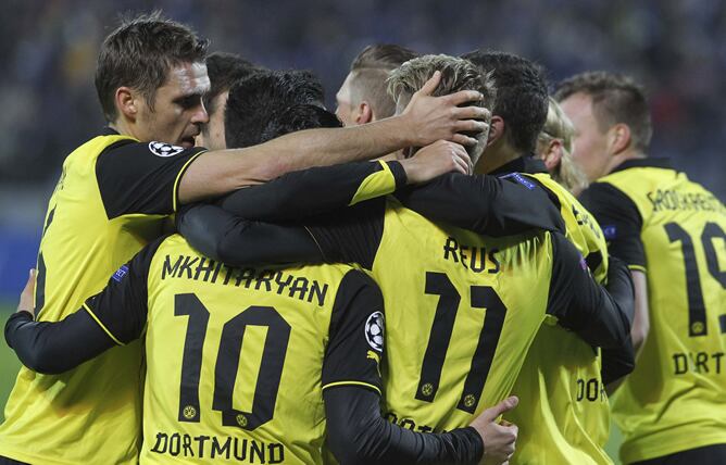 Los jugadores del Borussia celebran uno de los goles en Rusia.