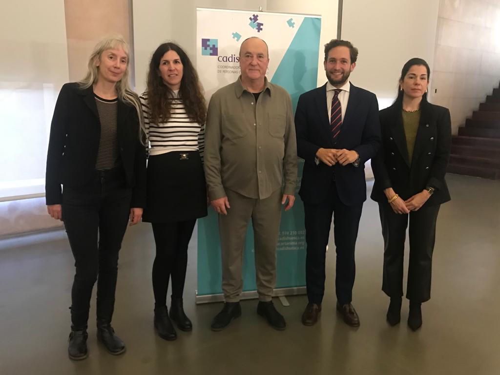 Responsables de CADIS, de la DPH y el homenajeado Miguel Escuer en la celebración del Día de las personas con Discapacidad