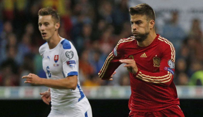 Gerard Piqué, durante el encuentro ante Eslovaquia.