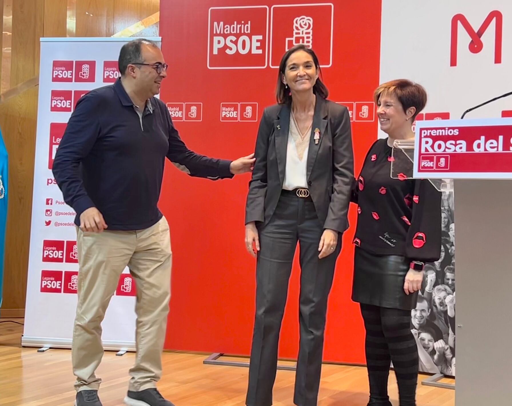 Reyes Maroto, junto al alcalde de Leganés, Santiago Llorente, y la secretaria general del PSOE local, Laura Oliva