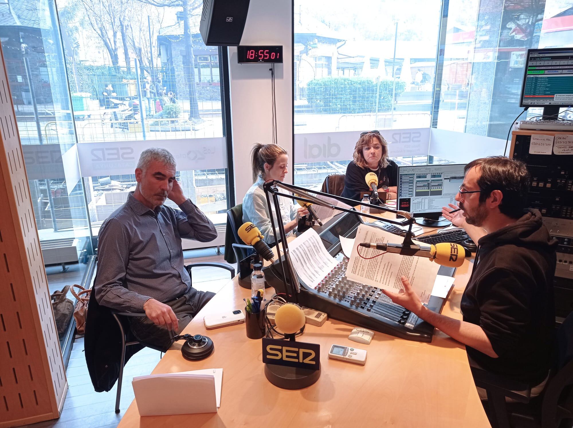 Zoppetti, De Miguel i Magallón, durant el debat territorial d'Escaldes-Engordany a El Balcó de Ràdio Ser Principat d'Andorra.