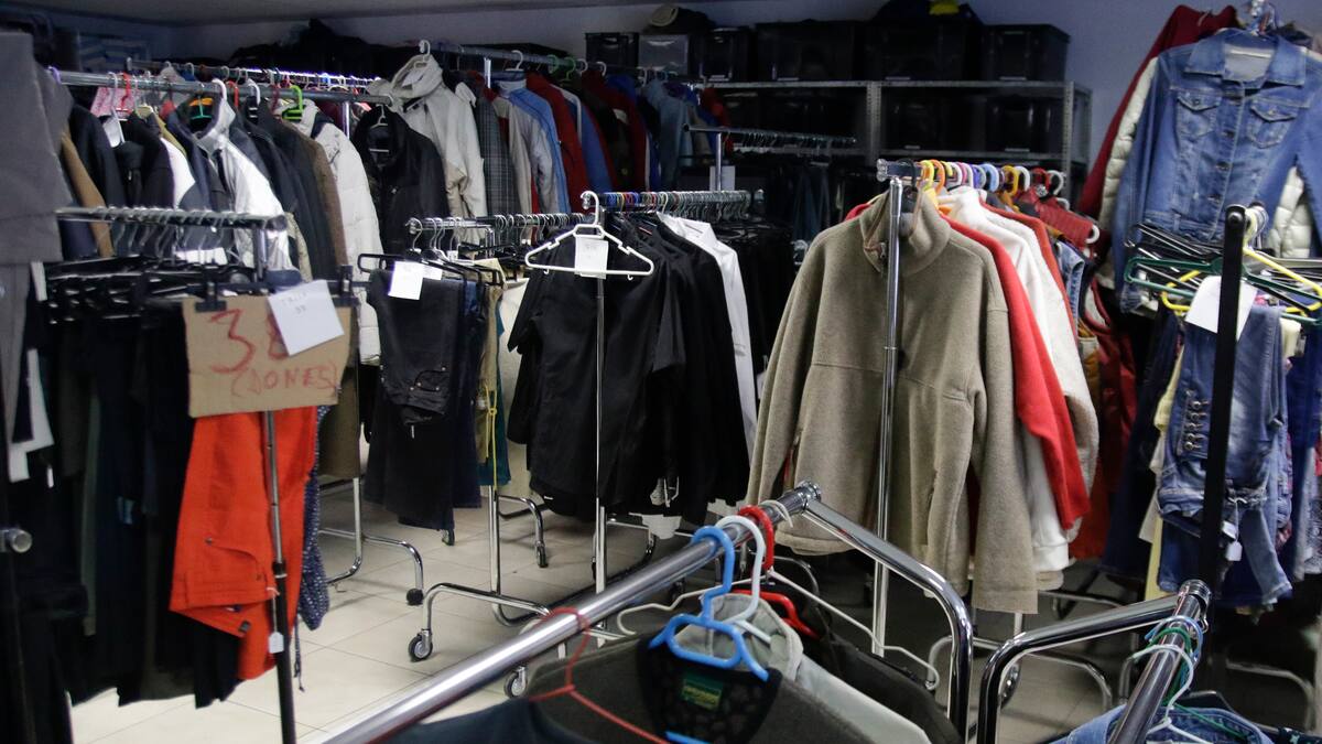 Es dispara la demanda de roba a Càritas entre els temporers sense fina
