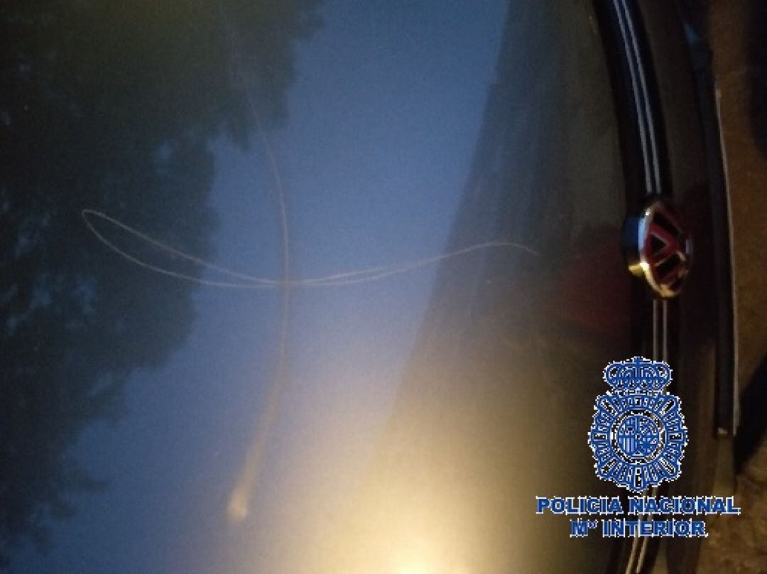 Detenido por marcar con una &quot;X&quot; los capós de coches aparcados en la calle
