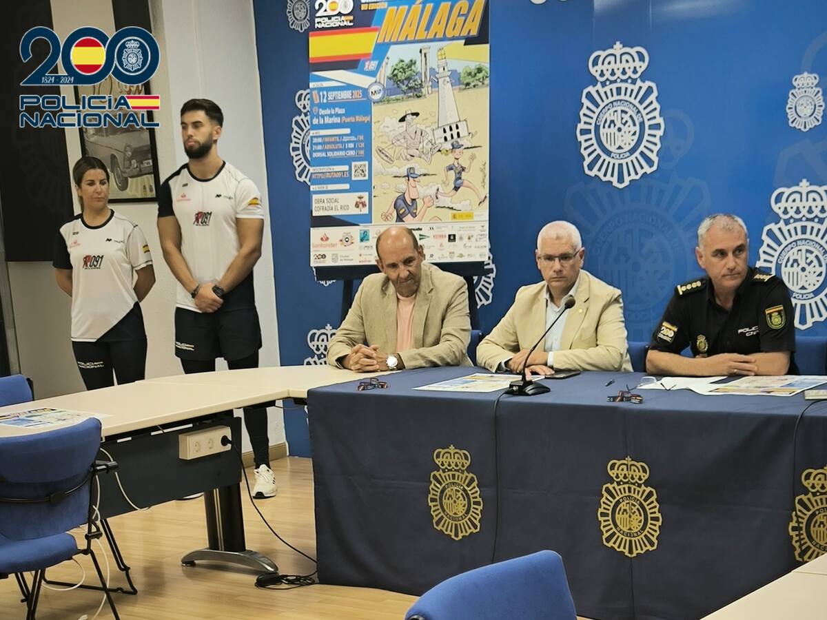 Roberto Rodríguez, inspector jefe: "La obra social de la cofradía atiende a cerca de 800 familias"