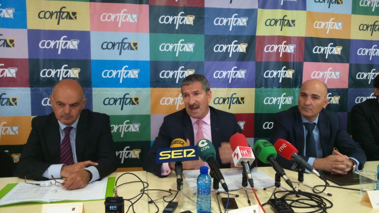 Juan Saborido presenta los premios de CONFAE