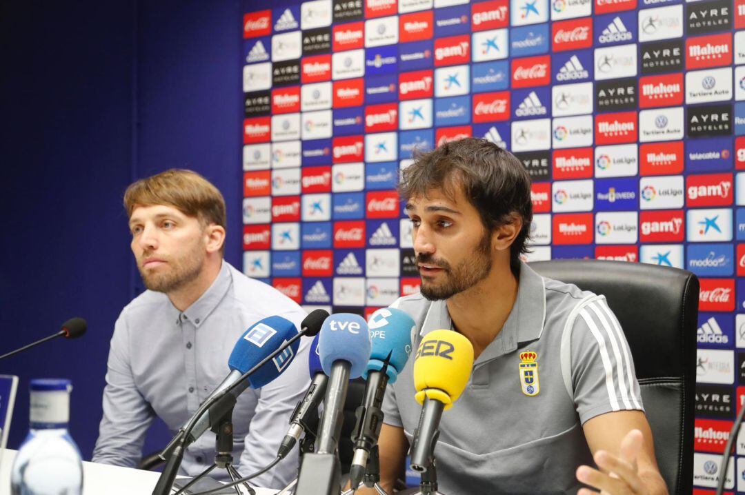 Arribas durante su presentación junto a Michu