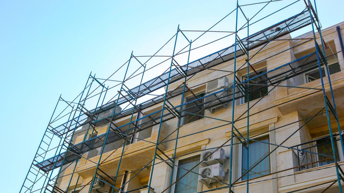 Las reformas en las comunidades de vecinos se retrasan por la falta de mano de obra en las constructoras