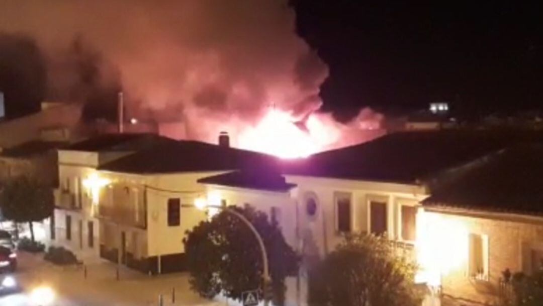 Incendio en Villanueva de la Reina