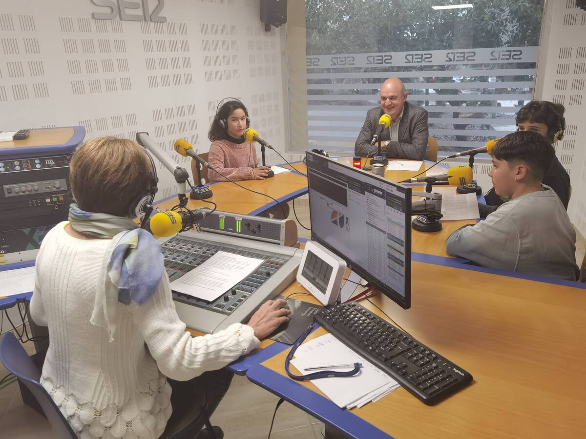 Vicent Marí, entrevistado por los más pequeños: "El centro de menores de Ibiza está al límite"