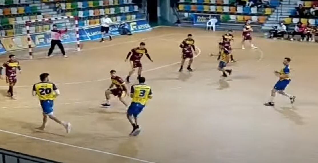 La defensa del Tubos Aranda se vio sorprendida por el ataque de Caserío en la reanudación