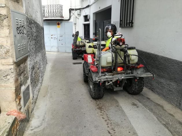 Los Quads estan siendo un gran aliado para la desifección en calles estrechas