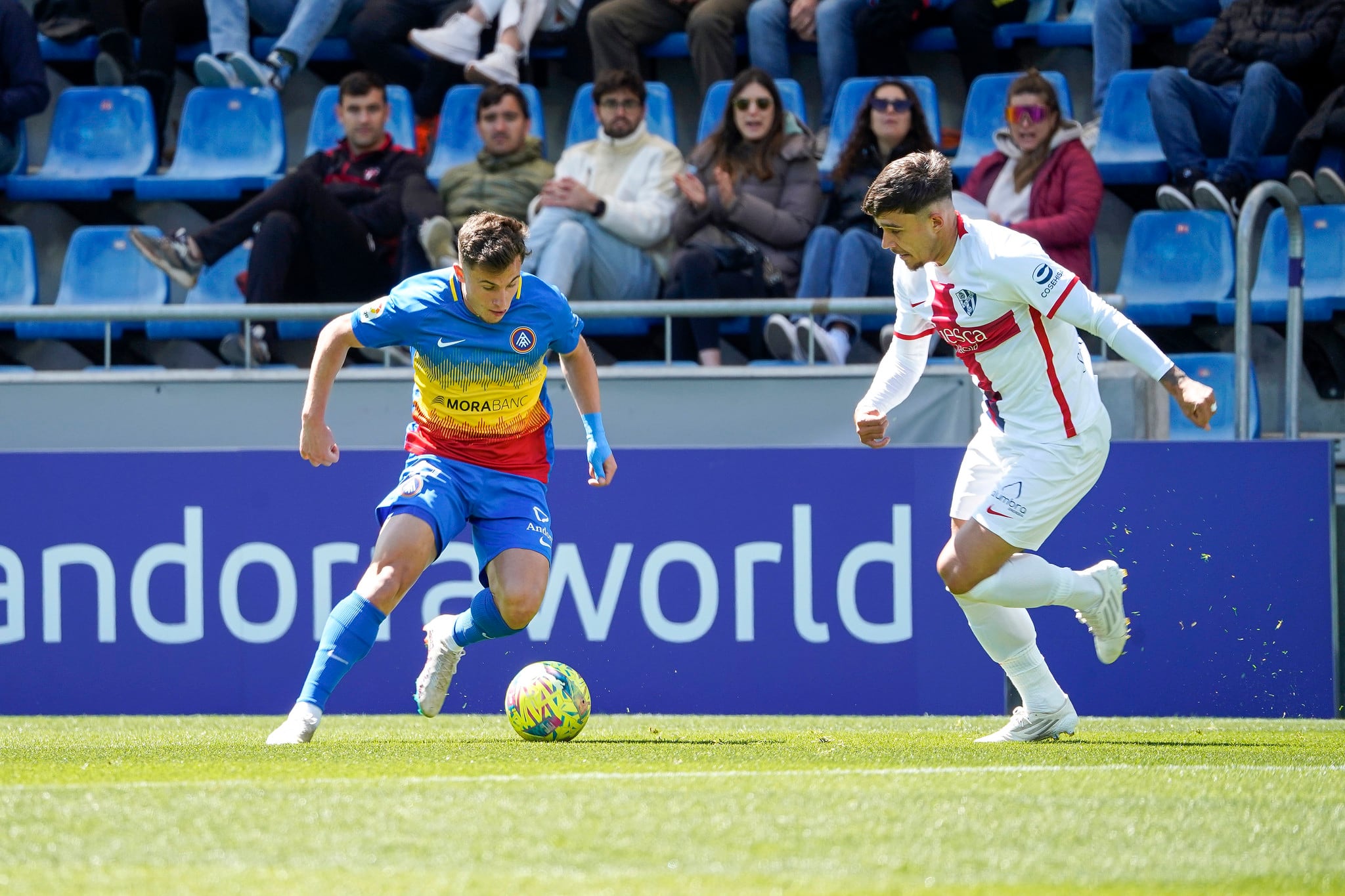 Valera en una jugada durant l'últim partit de lliga a l'Estadi Nacional.