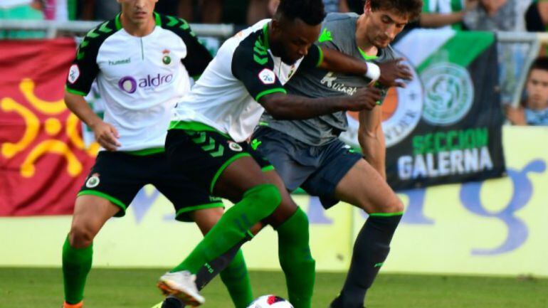 Los centrocampistas del racing brillaron más defendiendo que atacando.