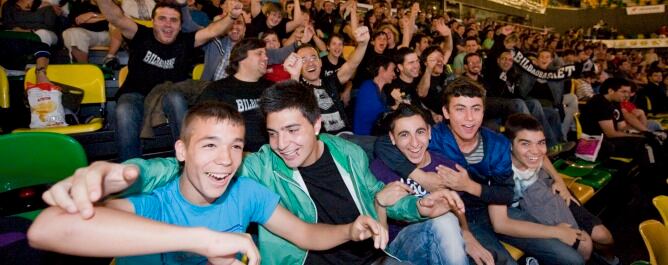 Radio Bilbao reunión a 3000 aficionados en Miribilla