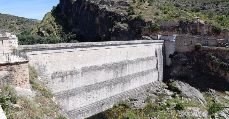 Presa del Pontón de la Oliva