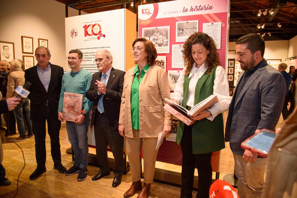 Inauguración de la Exposición 'El fútbol de tu vida' en el Centro Cultural Provincial