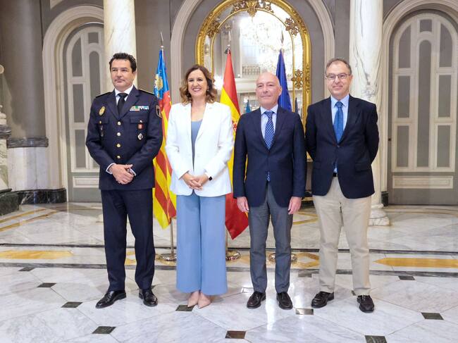 Toma de posesión del nuevo jefe de la Policía Local de València, Ángel Albendín