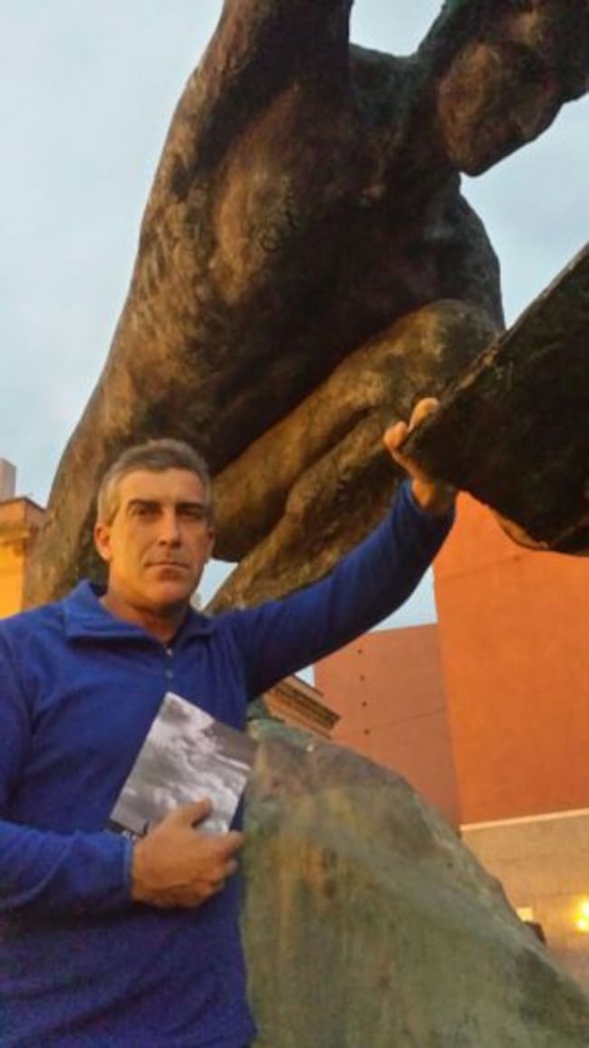 Alfredo Valencia, autor del poemario "Letras endistintas".