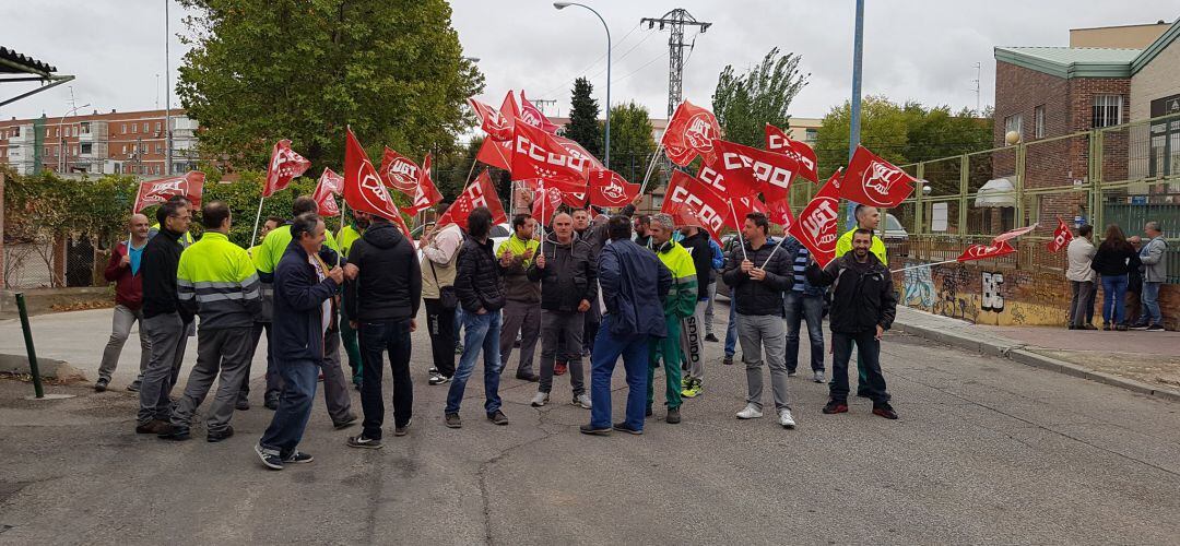 Los empleados han llevado a cabo jornadas de huelga parcial pero no han conseguido frenar el cierre de la fábrica