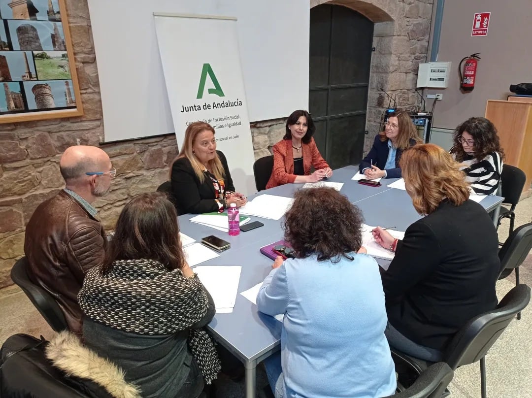 Reunión Junta y Bienestar Social en Linares.