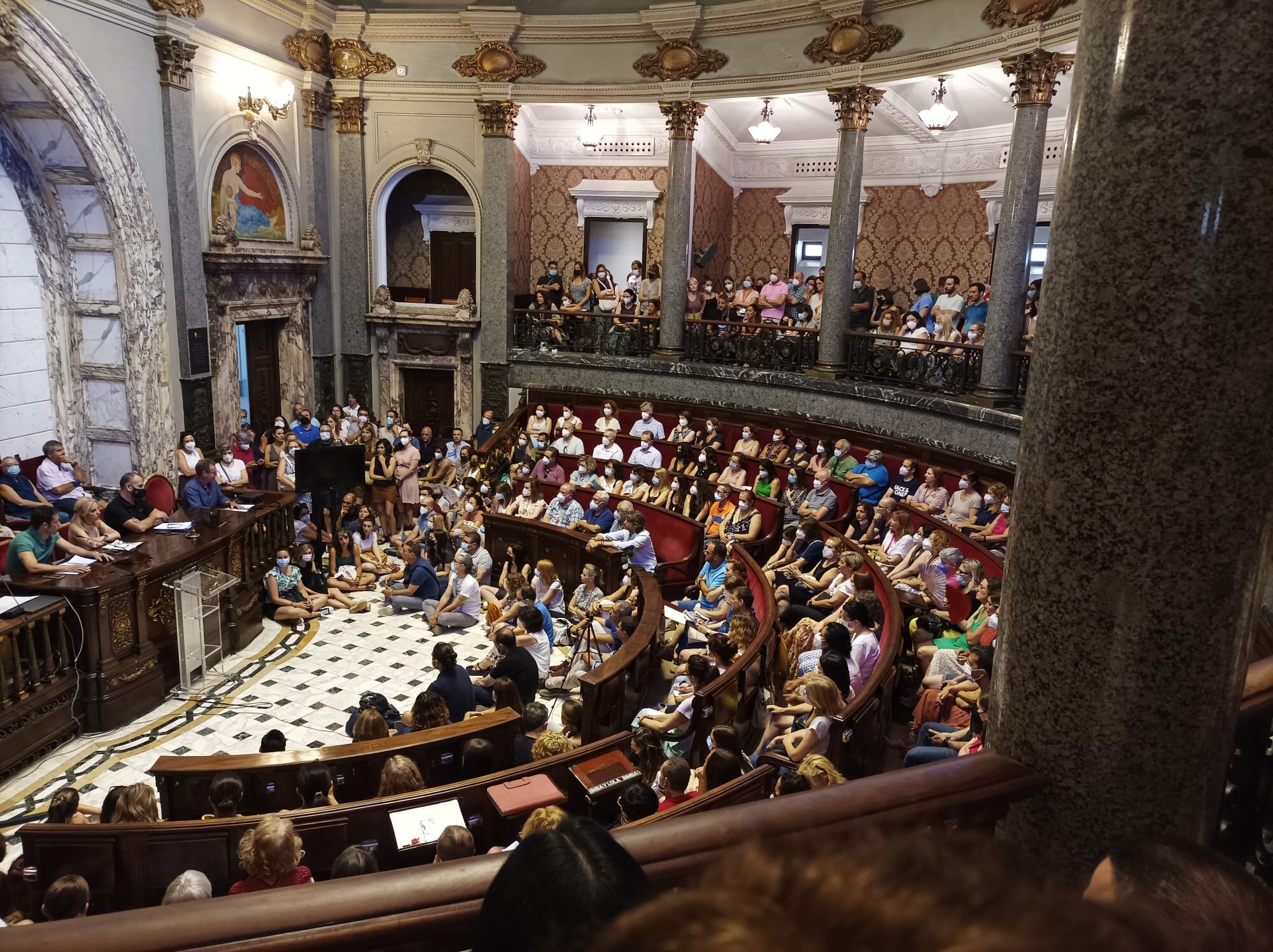 Asamblea de Interinos en el Ayuntamiento de València