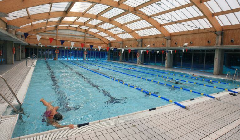 Durante el verano la piscina climatizada del Centro Islas ha exprimentado mejoras que ya disfrutan sus usuarios, cada vez más numerosos