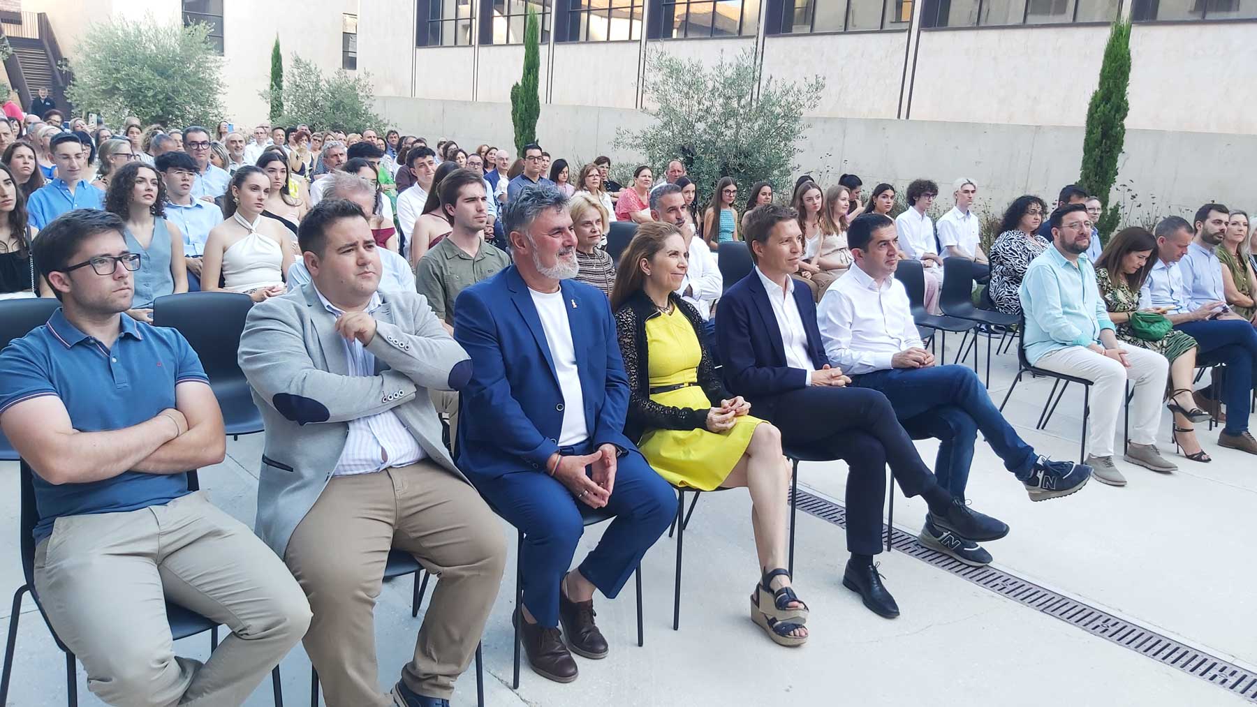 Al acto han acudido los alcaldes de Alcoy, Toni Francés, y Muro, Vicent Molina, entre otras autoridades