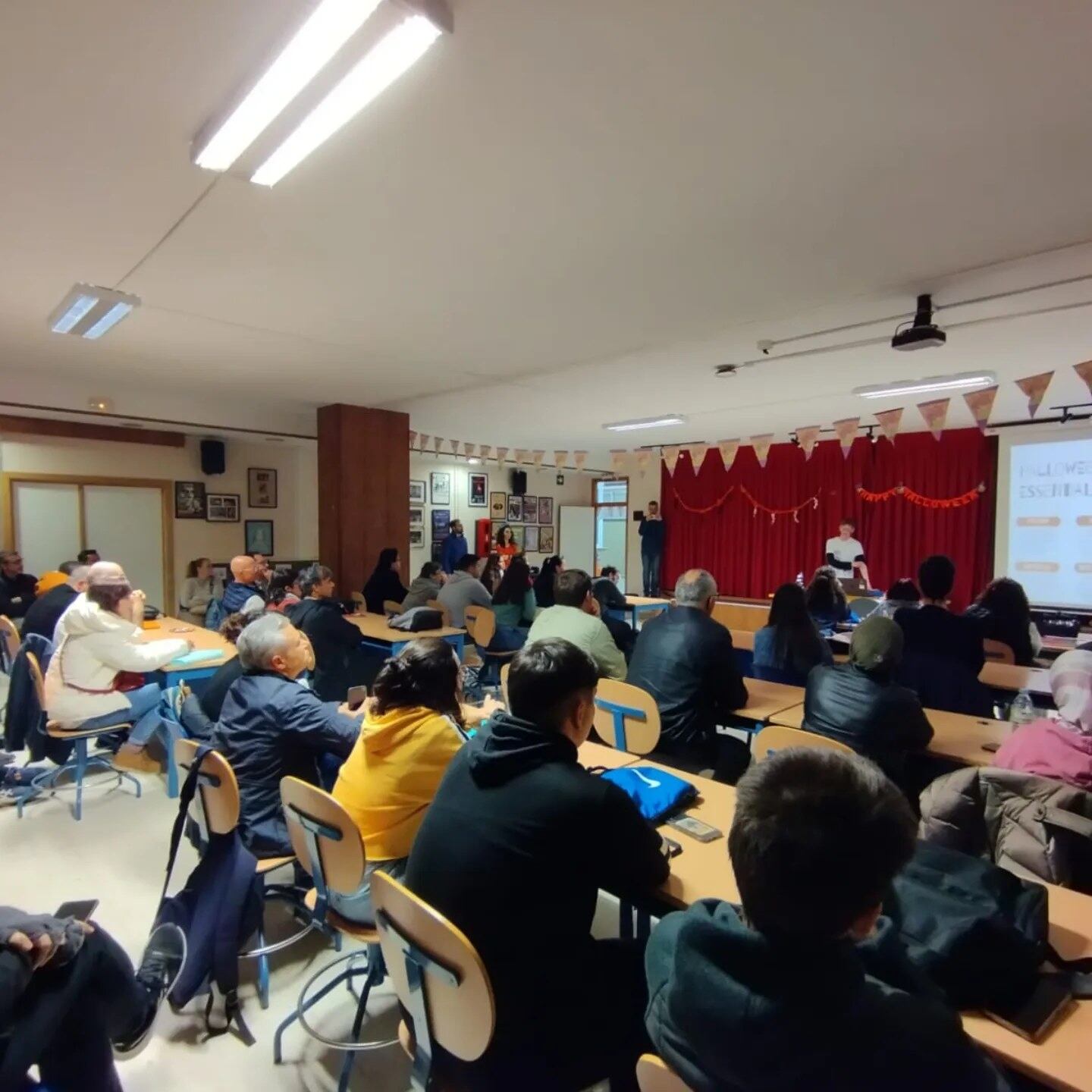 Actividad en la EOI de Linares