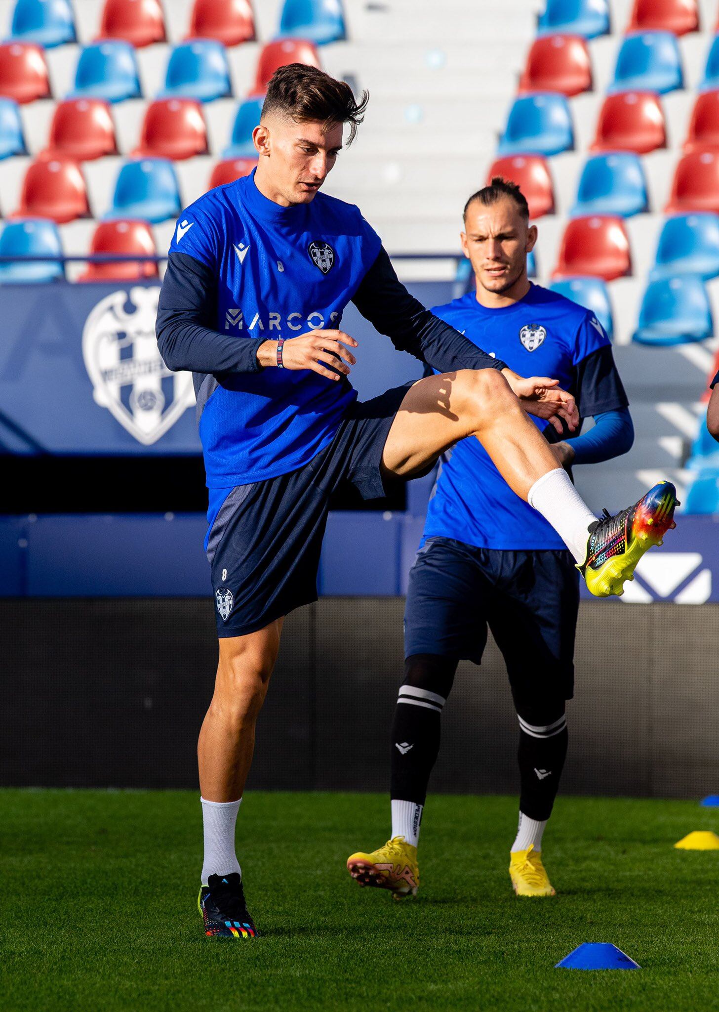 El Levante se entrena antes de viajar a Lugo.