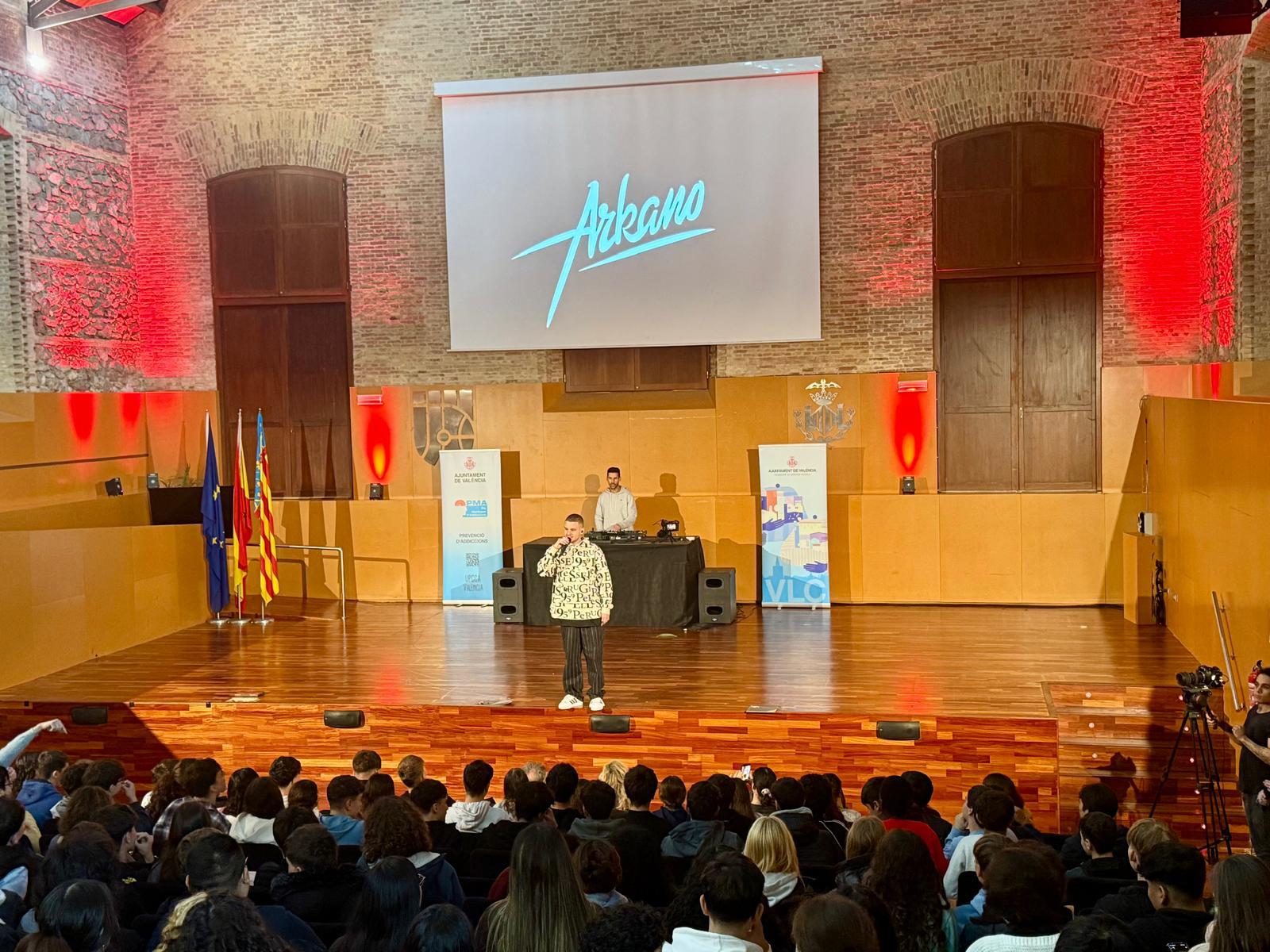 Arkano participa en la jornada "Más claro que el agua" de prevención del alcoholismo en la juventud