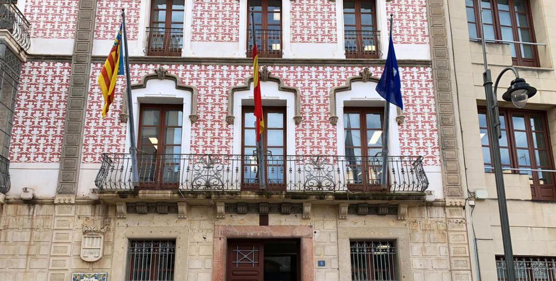 Fachada del ayuntamiento de Crevillent