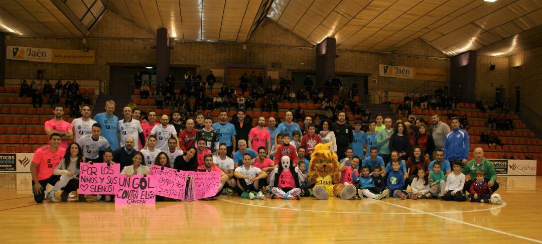 Una edición anterior del triangular.