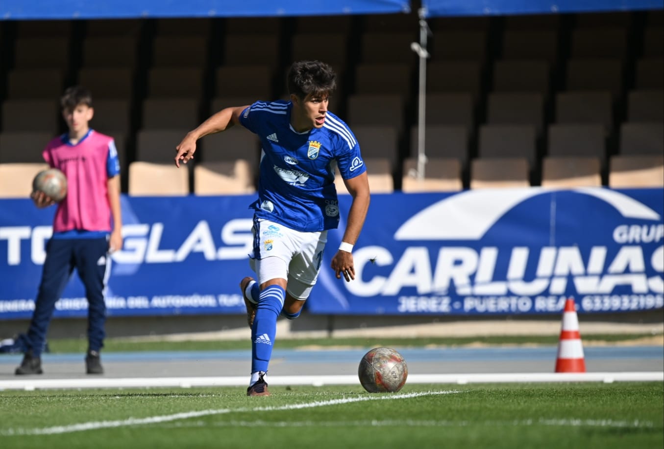 El Xerez CD logró ante el Bollullos una victoria muy importante en Chapín