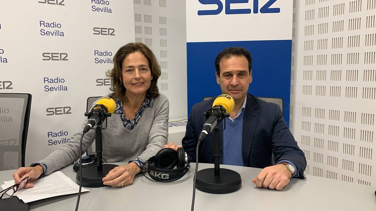 Mari Paz Martínez de Carvajal y Joaquín Delfín en Hoy por Hoy Sevilla